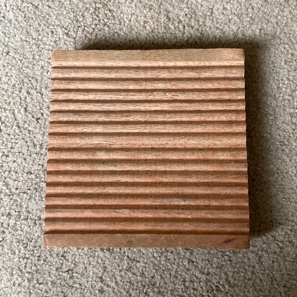 Ribbed Wooden Riser